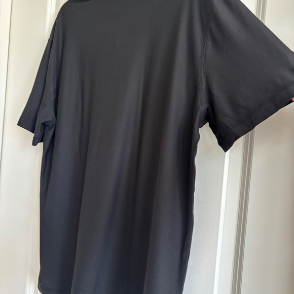 Vuori Short Sleeve Strato Graphic Tee Black Size Large NWOT - Picture 10 of 13